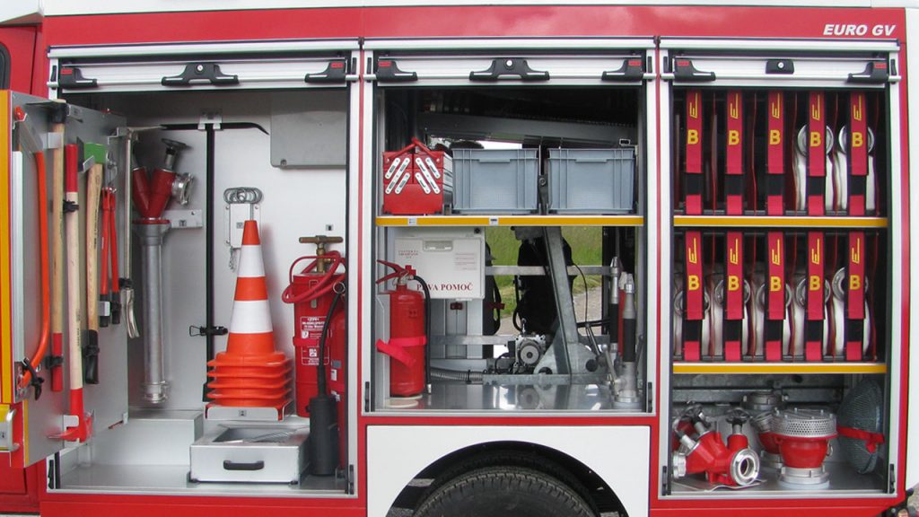 Firefighting Truck With Water And Foam Tank, High Pressure Pump And 